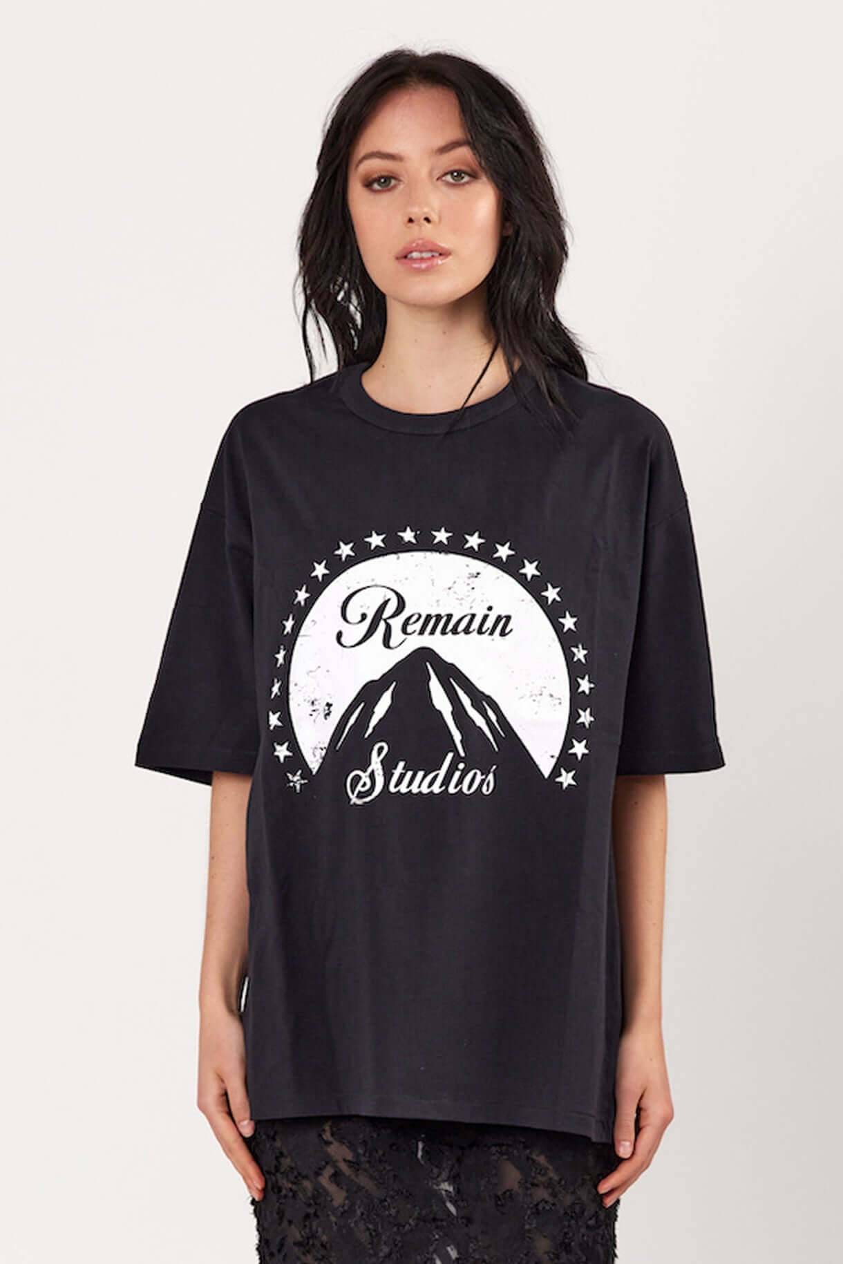 REMAIN Remain Remain Studios tee - Aged Black BELLA n' BEAR