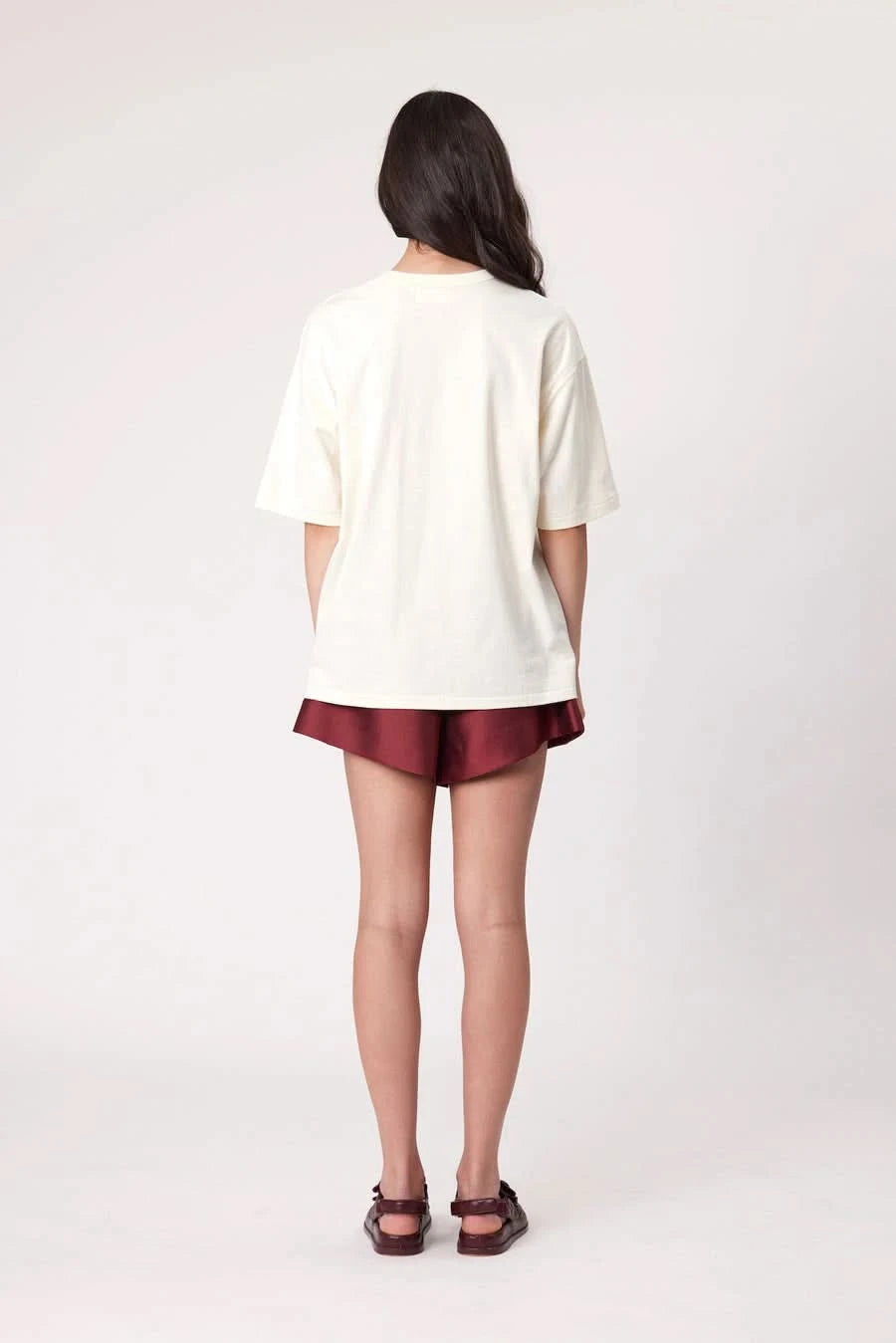 Bone short-sleeve T-shirt, crew neck with straight back hem