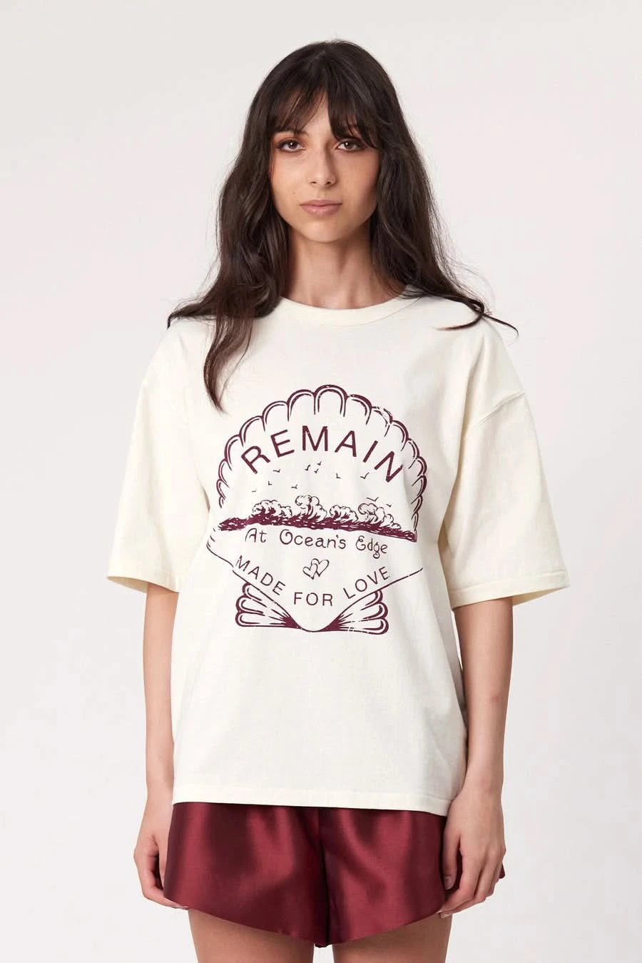 Bone short-sleeve T-shirt with 'REMAIN' graphic and heart details