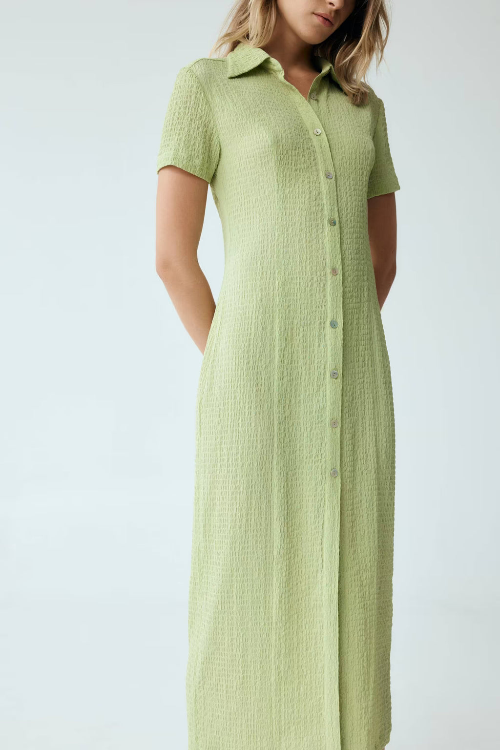 Mint waffle midi shirt dress with pointed collar and short sleeves, buttoned front